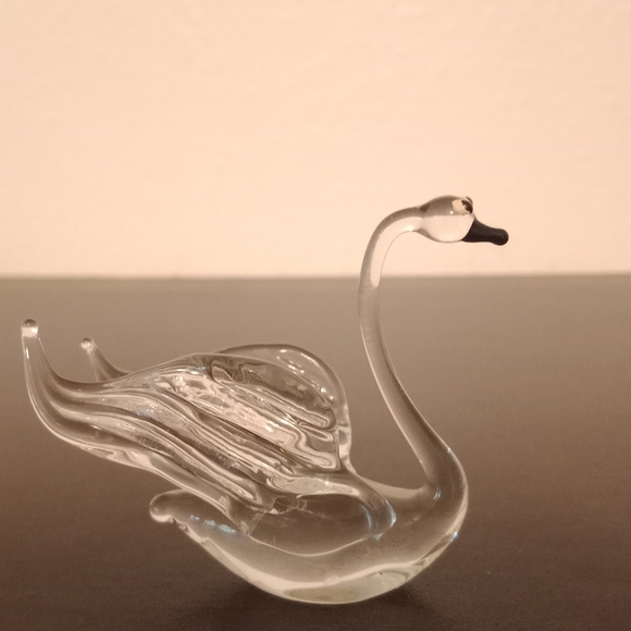 Lampworked Glass Swan Figurines - Picture 3 of 4